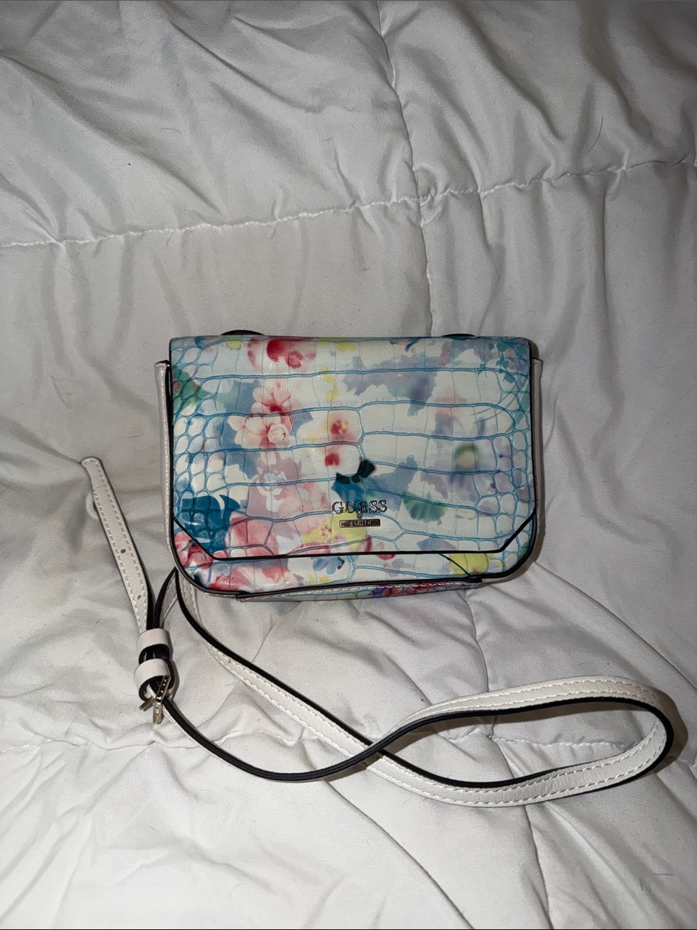 GUESS White Floral Croc-Embossed Crossbody Bag